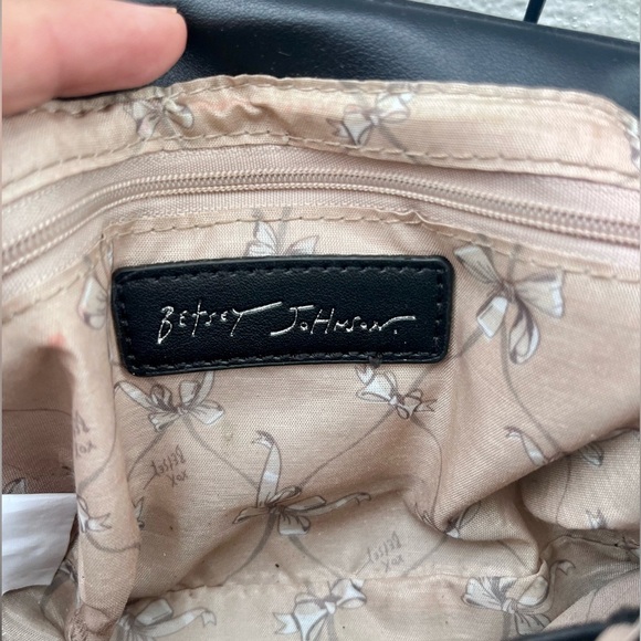 Betsey Johnson Elegant Black Studded Bow Small Crossbody Bag - Picture 4 of 7